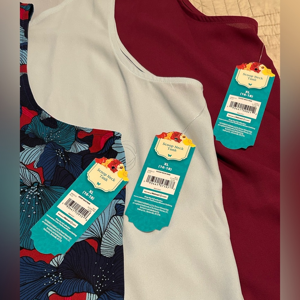 Set of 3 - The Pioneer Woman Floral and Solid Tank Tops - Picture 2 of 10